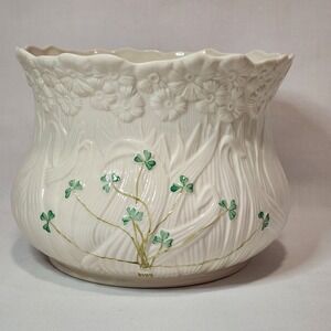 Belleek Ireland Daisy Planter 2041 Parian China Shamrocks Ivory Green 5.5in